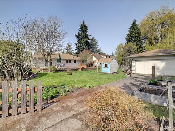 4th image of 15502 30th Ave NE