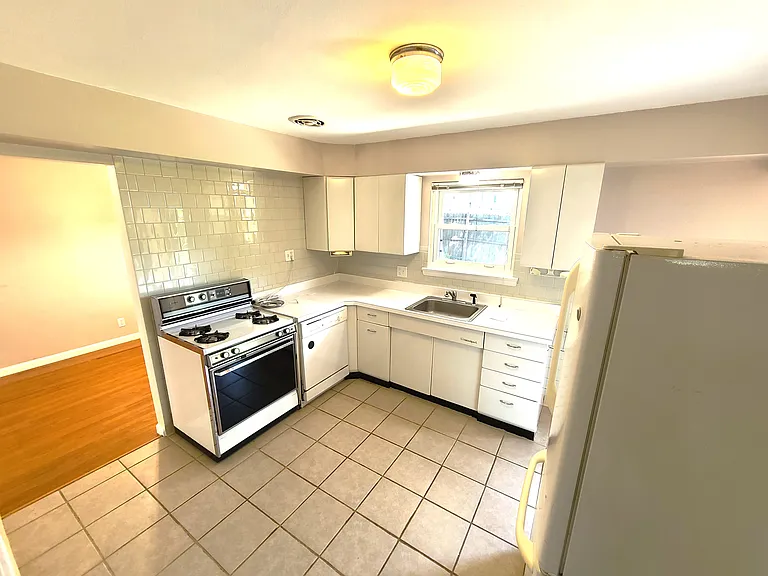 10409 Meath Dr — Photo 6