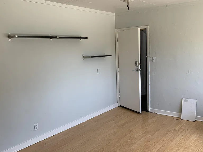 137 Pine St #2 — Photo 5