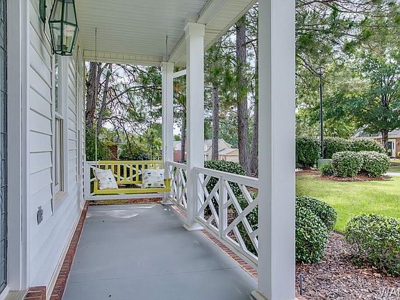 2nd image of 736 Fair Oaks Ln