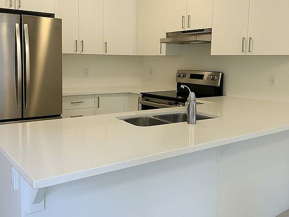5th image of 13 Sassafras Rd