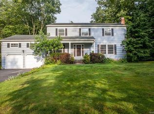15 Old House Ln Chappaqua Ny 10514 Zillow