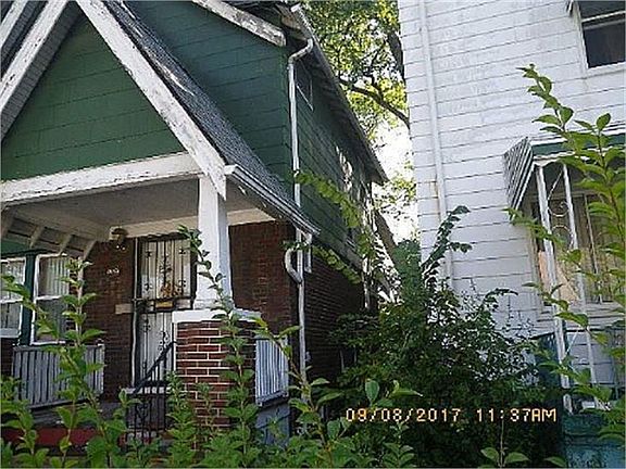 2nd image of 19262 Hawthorne St