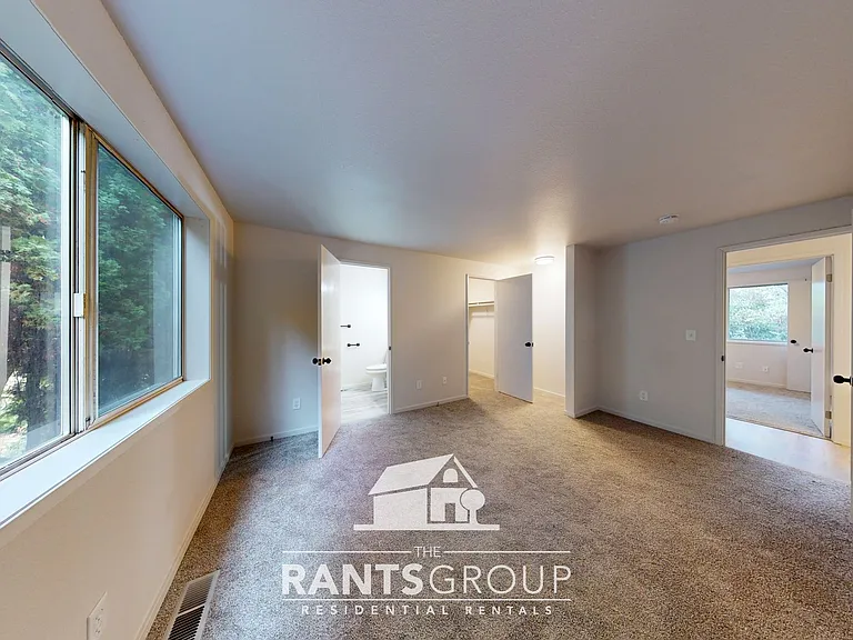 412-414 NW Sherman St — Photo 13