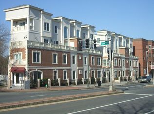 2440 Massachusetts Ave UNIT 25, Cambridge, MA 02140