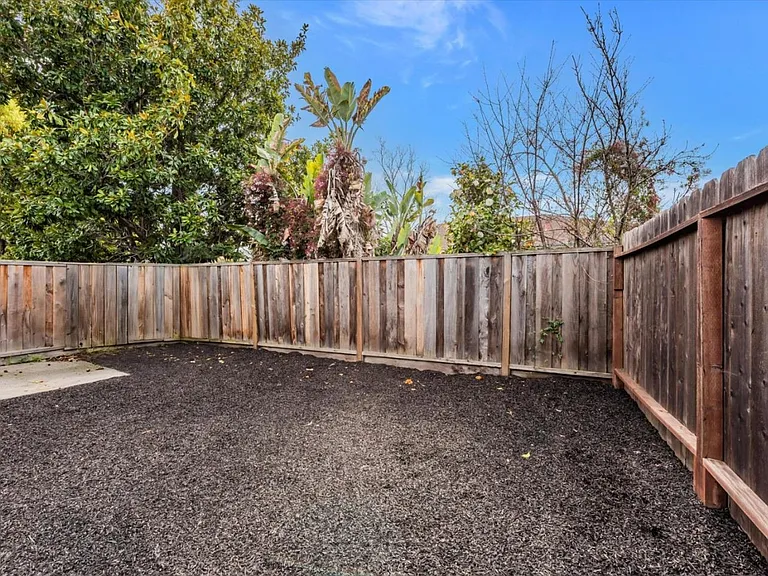 Martell Ave — Photo 3