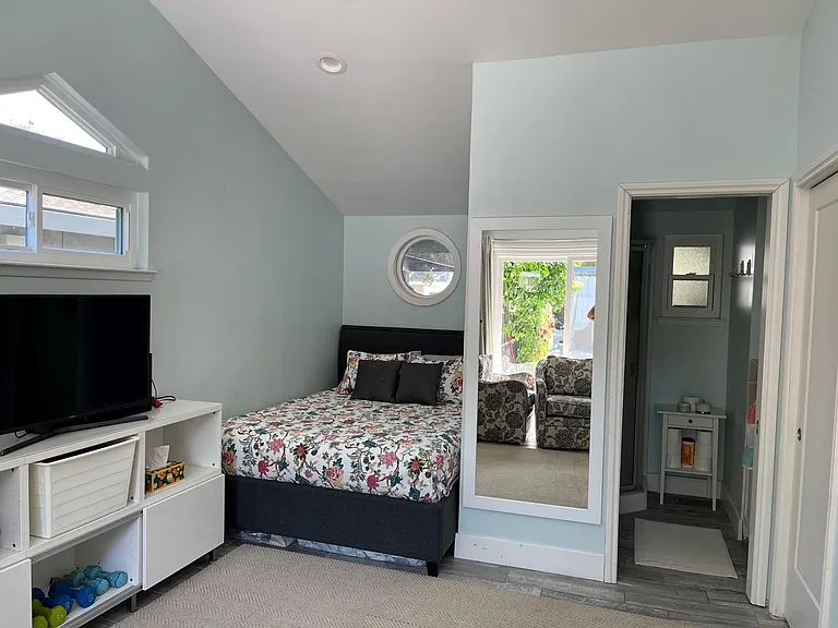 6515 Benham Way — Photo 10
