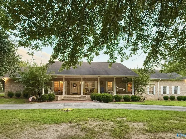 920 Wolf Creek Dr, Albertville, AL 35951