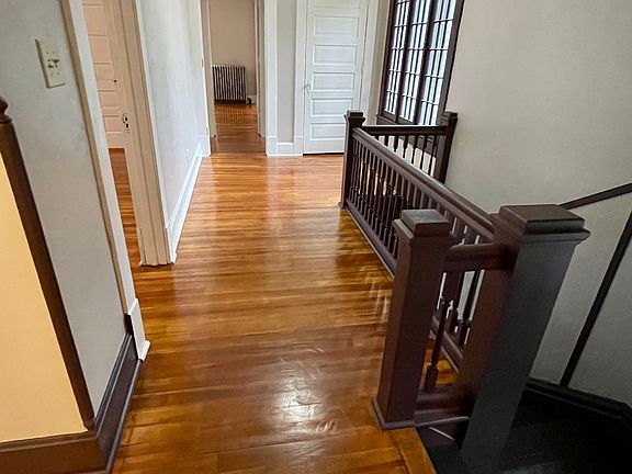 5th image of 704 1/2 S Center St #1