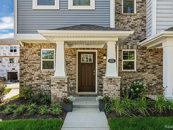 3rd image of 465 Jenny Way #83