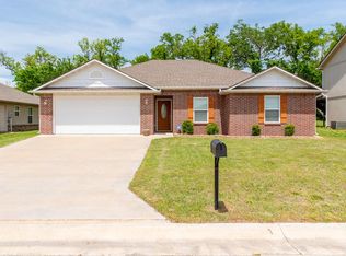 108 E John St, Coffeyville, KS 67337