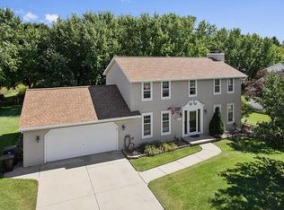 1260 Hillcrest Hts, Green Bay, WI 54313
