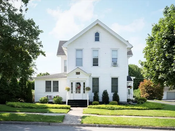 135 Main St, Akron, NY 14001