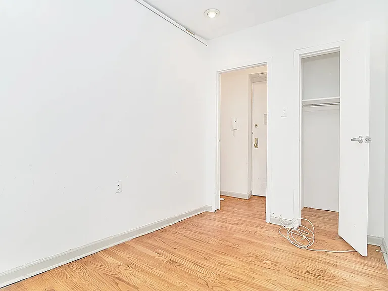 152 E 22nd St #3C — Photo 5