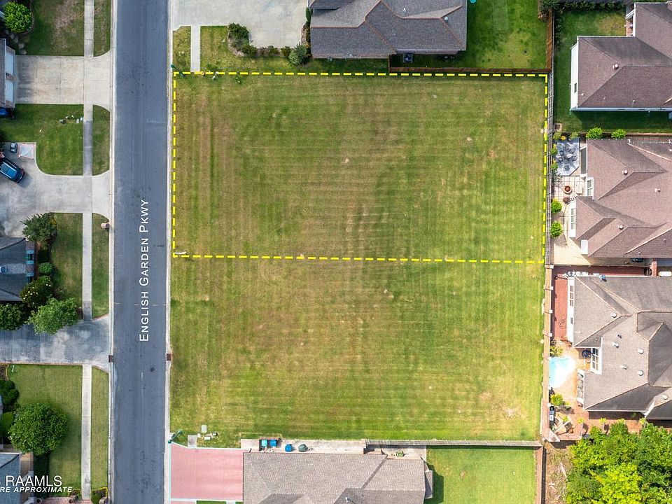 1st image of 225 English Gardens Pkwy