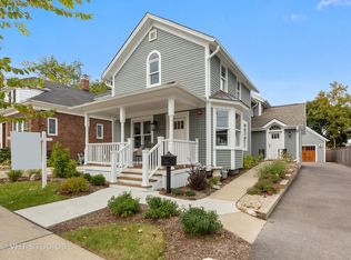 200 W Station St, Barrington, IL 60010