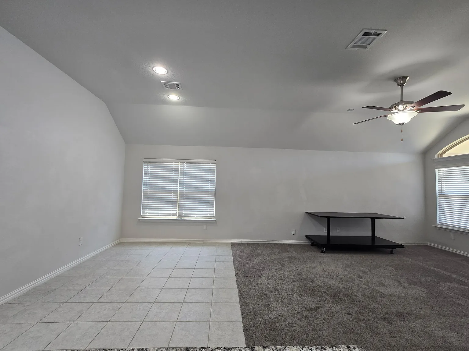 5 bed, 2215 sqft, $2,775 — Photo 3
