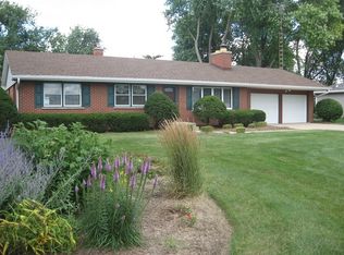 1960 Stephen St, Aurora, IL 60502