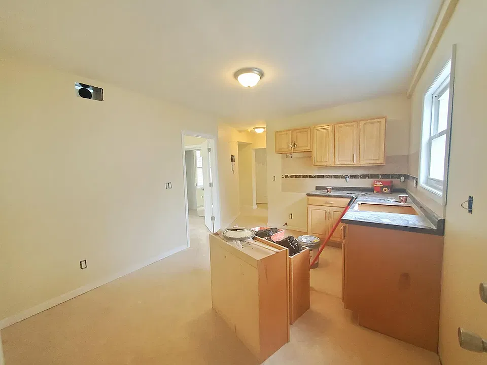 321 Livingston St #2