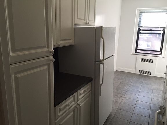 5th image of 17090 Highland Ave