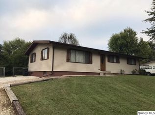 503 W Washington St, Mendon, IL 62351