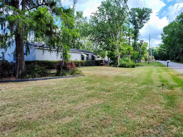 24725 Pearl St, Astor, FL 32102