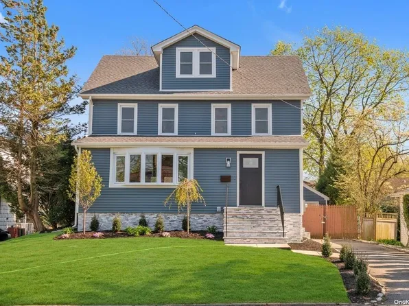 7 Searingtown Avenue, Albertson, NY 11507