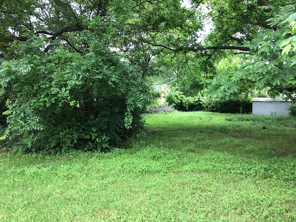2nd image of 206 Slaughter St