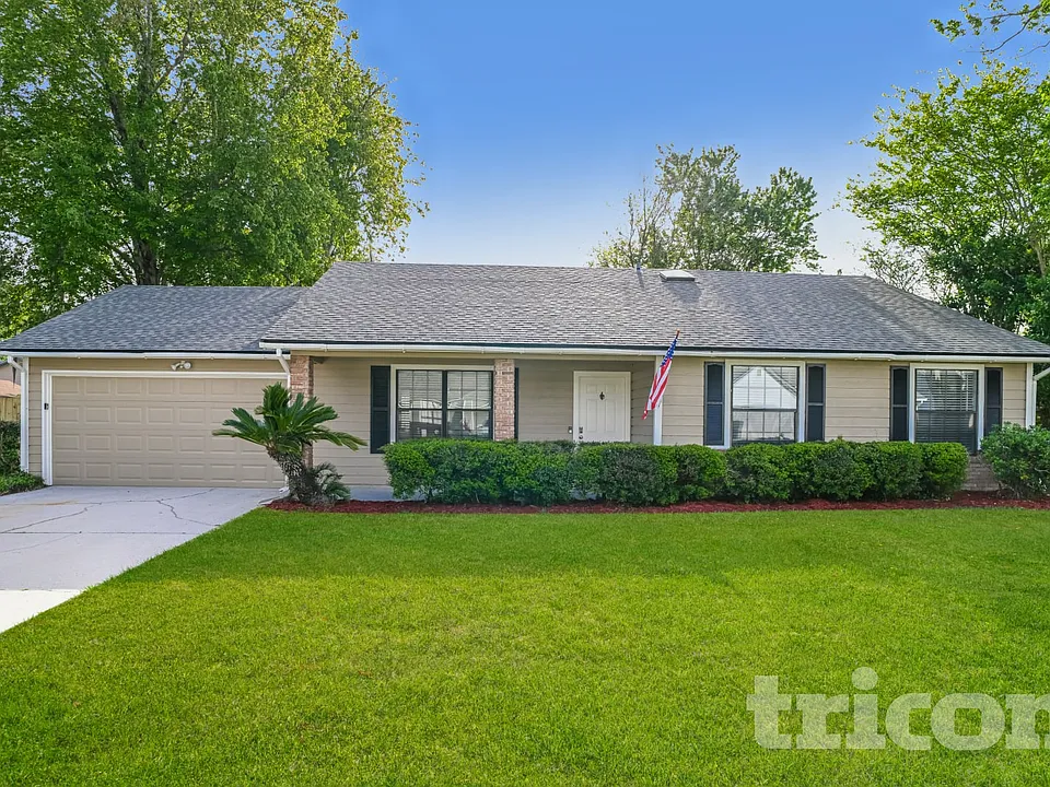 589 Robert Livingston St