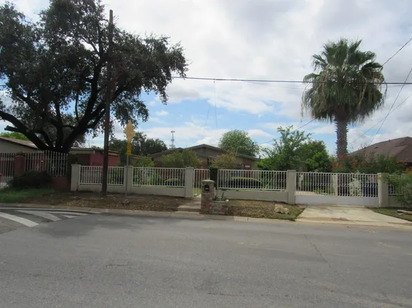 1413 E Plum St, Laredo, TX 78040