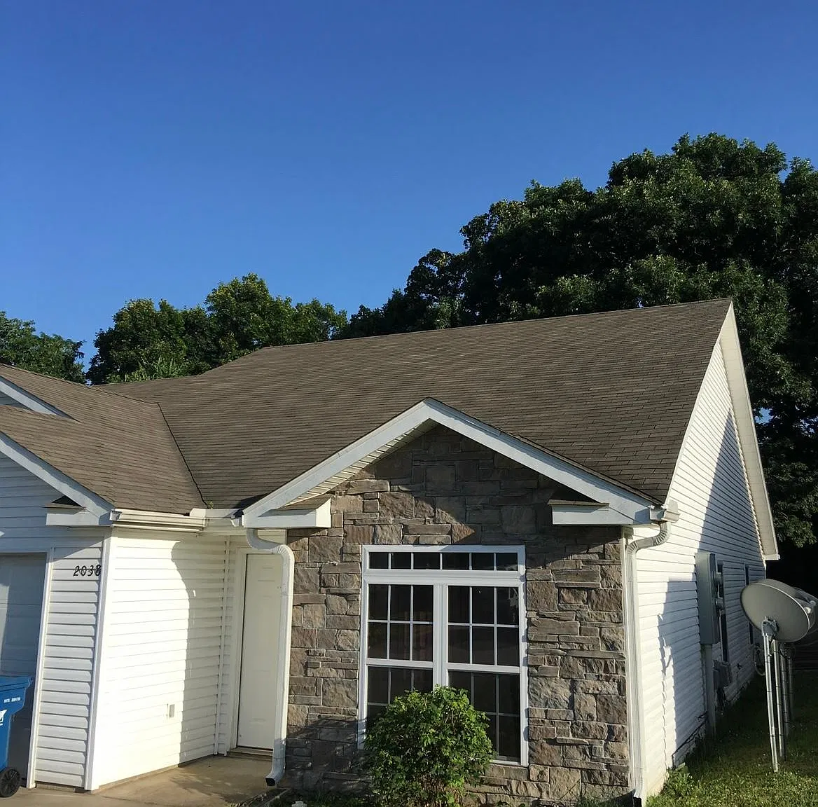 3 bed, 1250 sqft, $1,450 — Photo 1