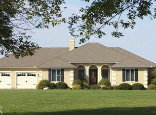 108 Hillcrest St, Gridley, IL 61744