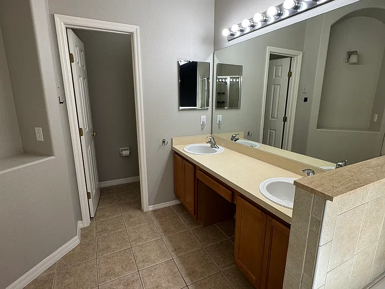 2112 Bunker View Ct — Photo 25