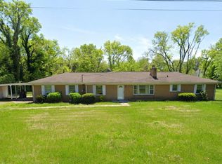 853 Rogers Rd, Gallatin, TN 37066