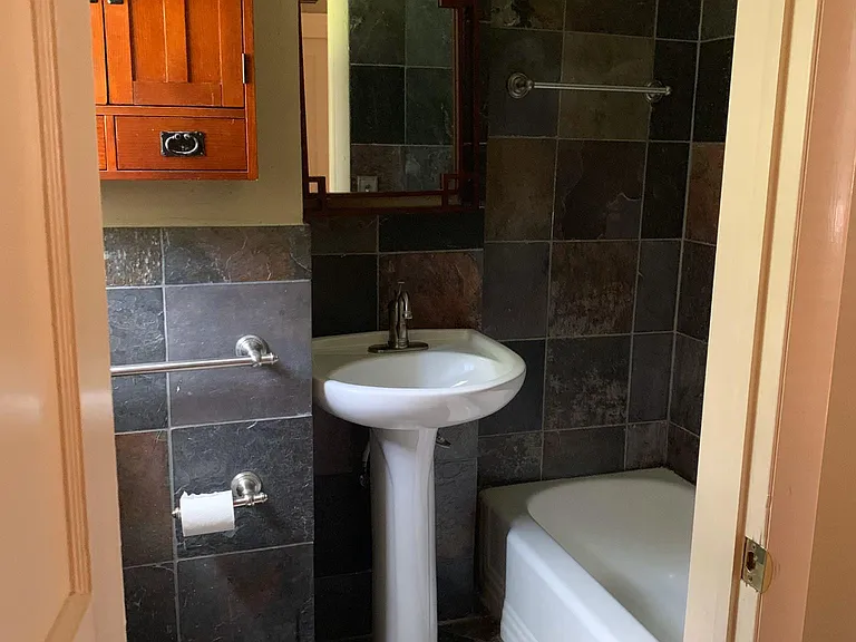 5316 Rolfe Ave — Photo 15