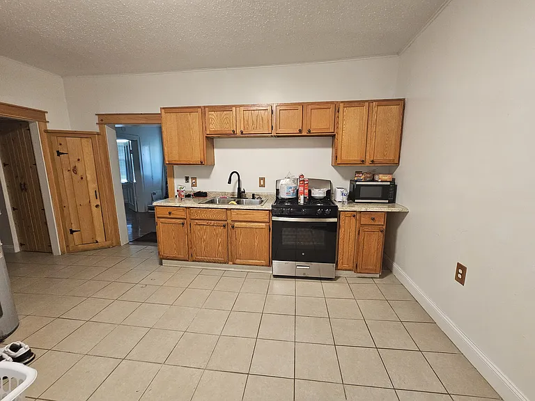 210 S Rankin Rd — Photo 3