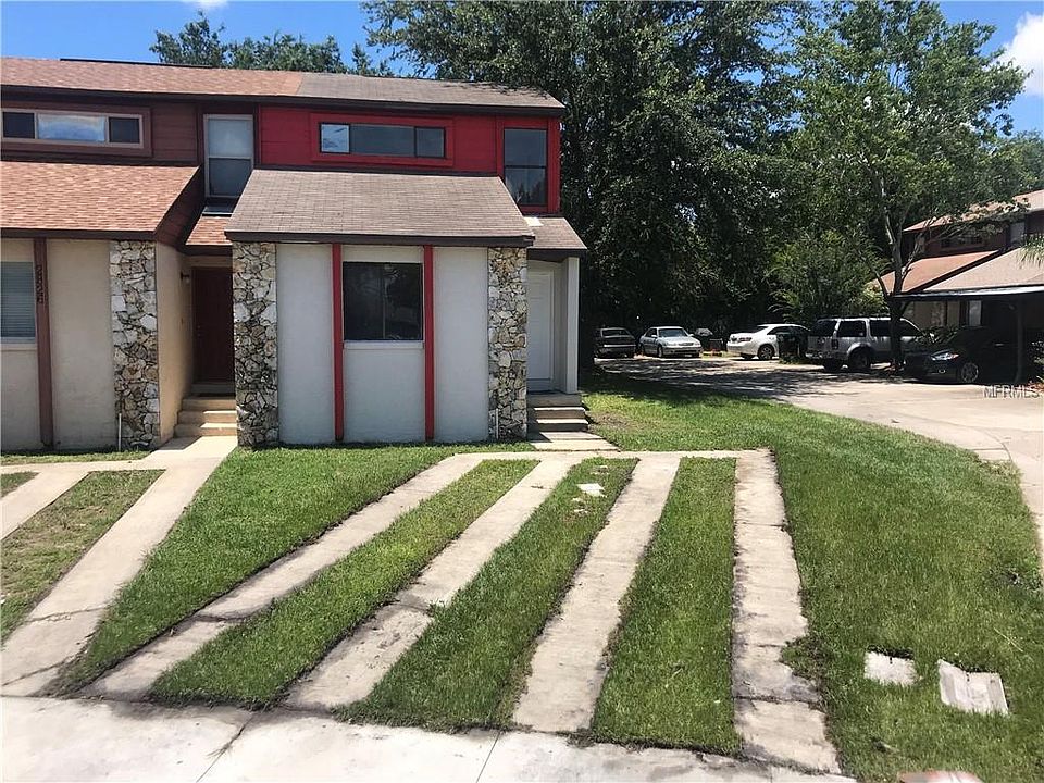 1st image of 2828 Hunt Club Ln