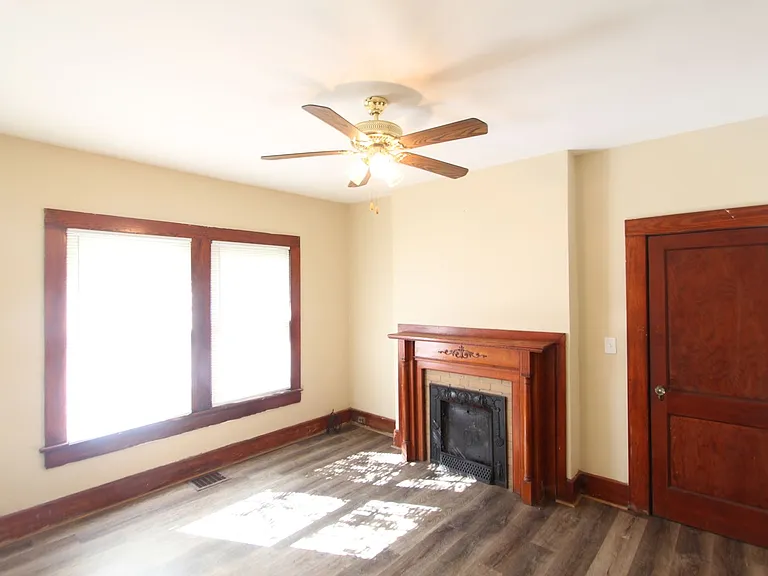 4724 Court R — Photo 9
