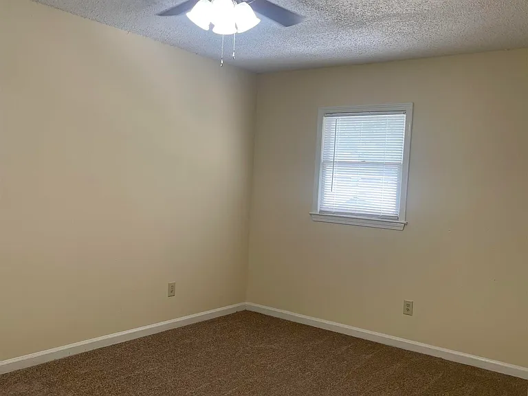 125 Misty Oak Rd #B — Photo 8