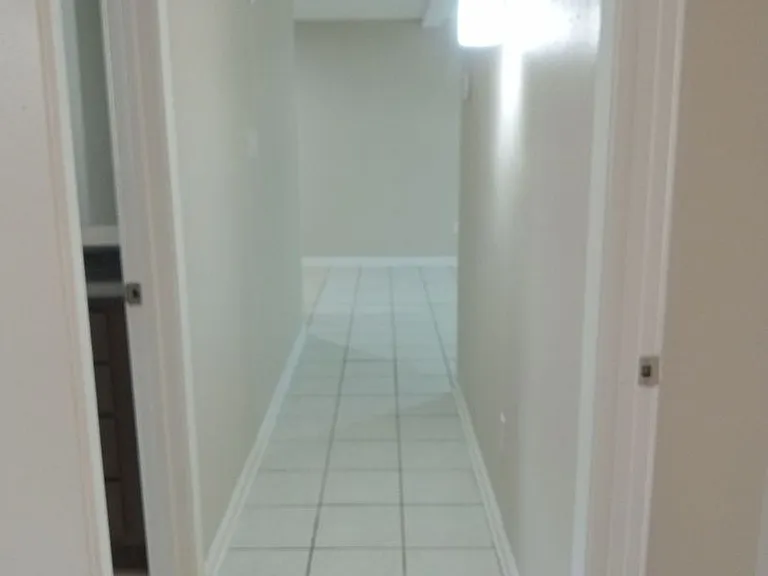 425 Wilson Ln — Photo 16