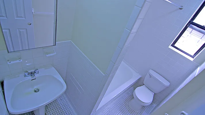 Rented by Tryax Realty Management | media 7