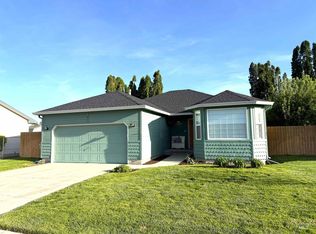 911 Sapphire Ct, Nampa, ID 83686