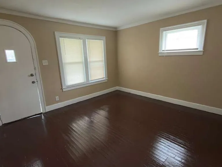 19703 Keating St — Photo 2