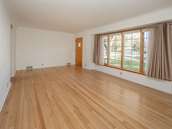 5th image of 5435 W On Ave