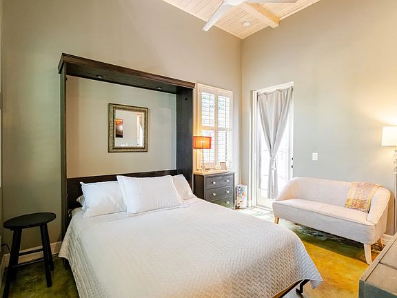 Guests agree, most comfortable queen bed ever. Linens furnished.