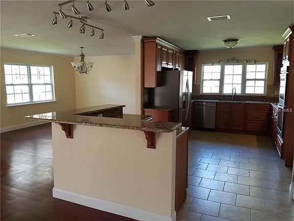 3rd image of 1665 Starfish St