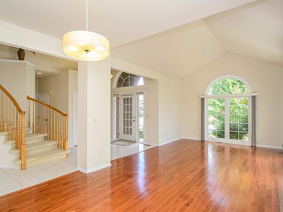 5th image of 4140 Persimmon Dr