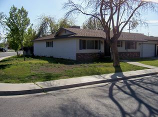 935 Laurel Ln, Lemoore, CA 93245