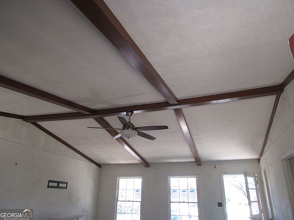 2nd image of 4043 Lithia Way