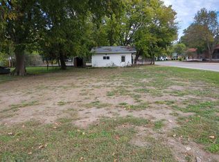 322 E Grant St, Monticello, IL 61856